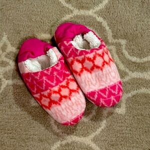 Old Navy Fuzzy Slippers, size 6